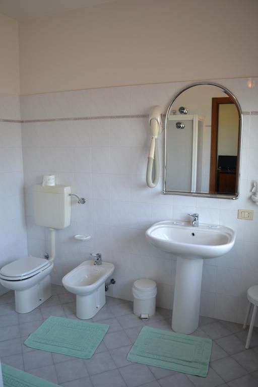 פיאנורו Albergo Elena מראה חיצוני תמונה
