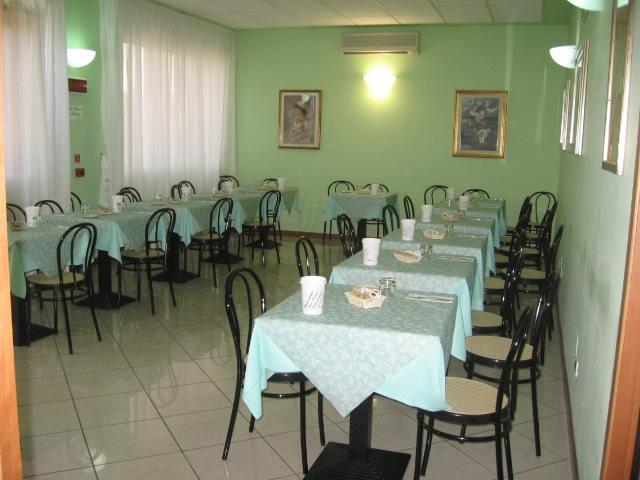 פיאנורו Albergo Elena מראה חיצוני תמונה